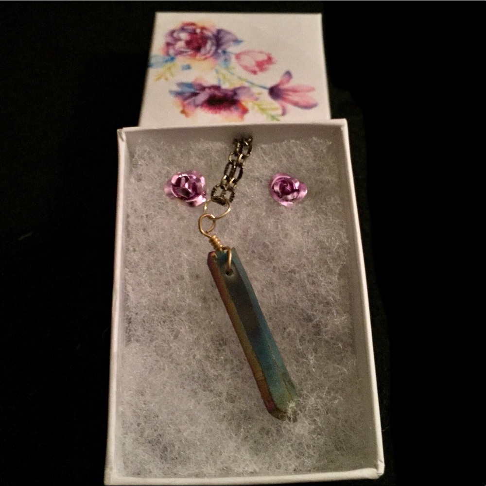 necklace & purple rose earrings 🌸